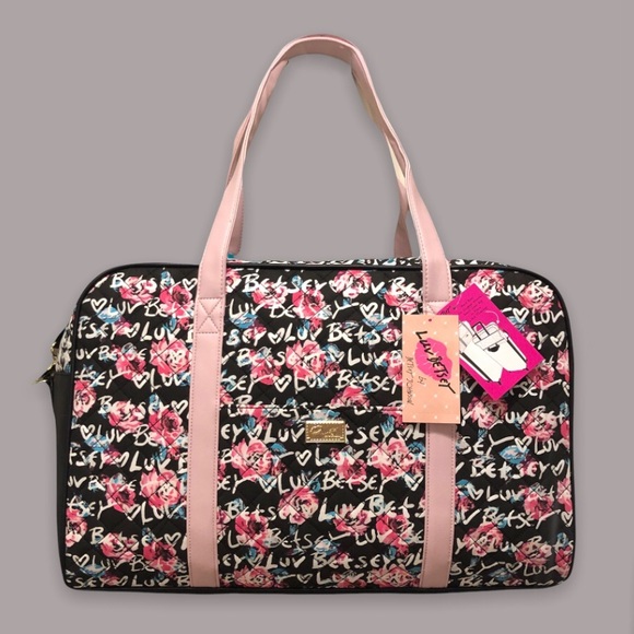 💋 Quilted Weekender Bag, Soft Pink Straps Luv Betsey - Black Floral Krush - Picture 5 of 11